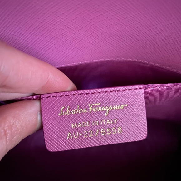 Ferragamo Miss Vara Pink Anemone Bag with Chain - Picture 2 of 5